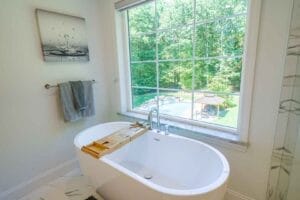 Renovated bathtub area - general contractors pelham nh